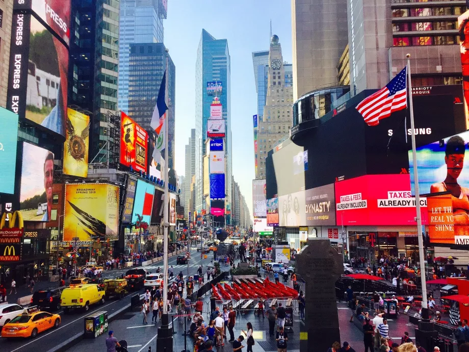 Times Square pe timp de zi