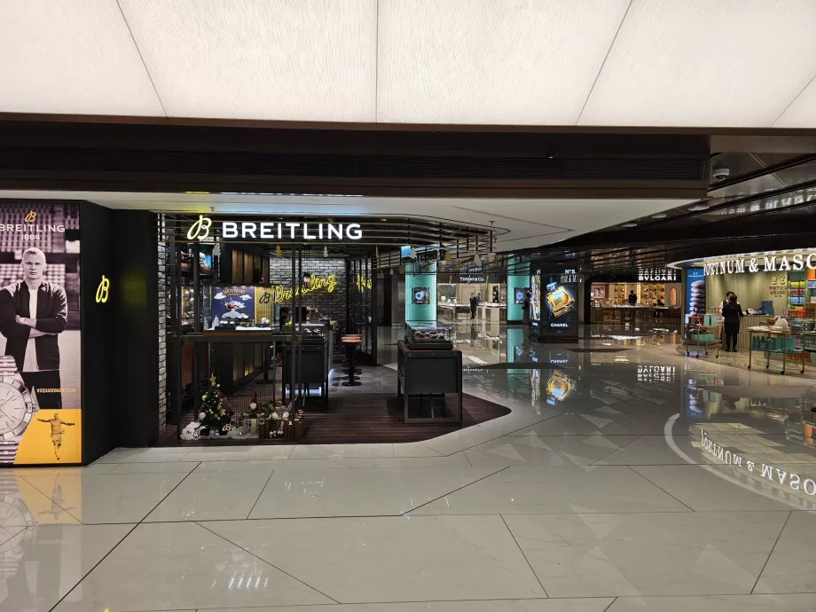 Magazin Breitling, Aeroportul HKG