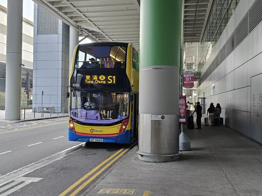 Stația de autobuz S1 de la aeroport