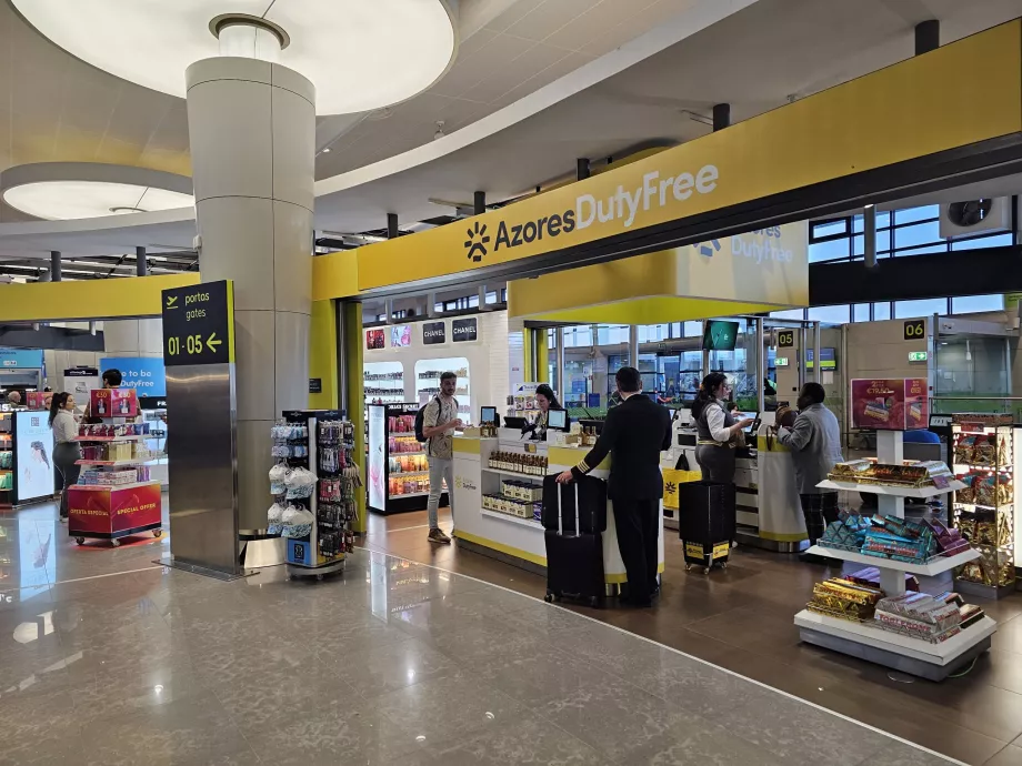 Magazin Duty Free la Aeroportul Ponta Delgada