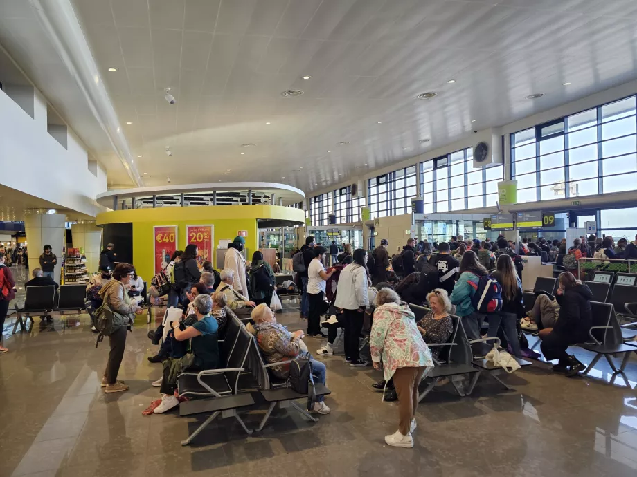 Zona de tranzit a Aeroportului Ponta Delgada