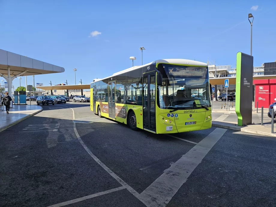 Autobuz navetă între terminale