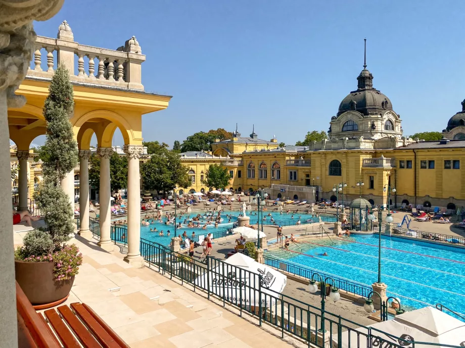 Szechenyi vedere de ansamblu