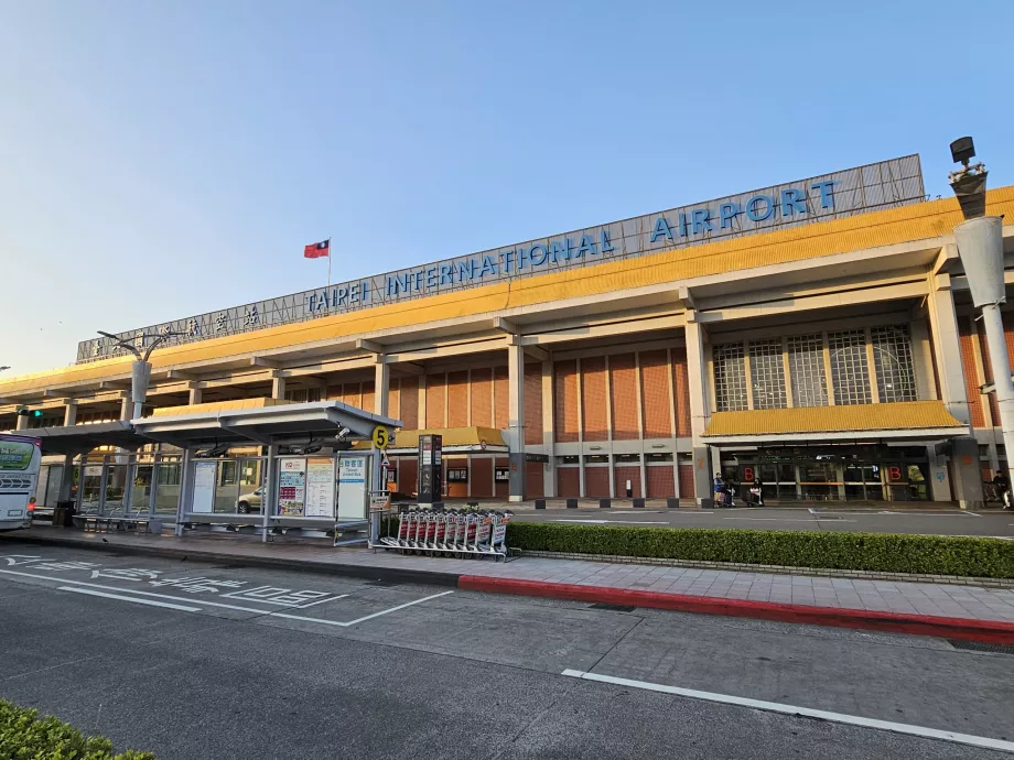 Terminalul internațional, Aeroportul Songshan