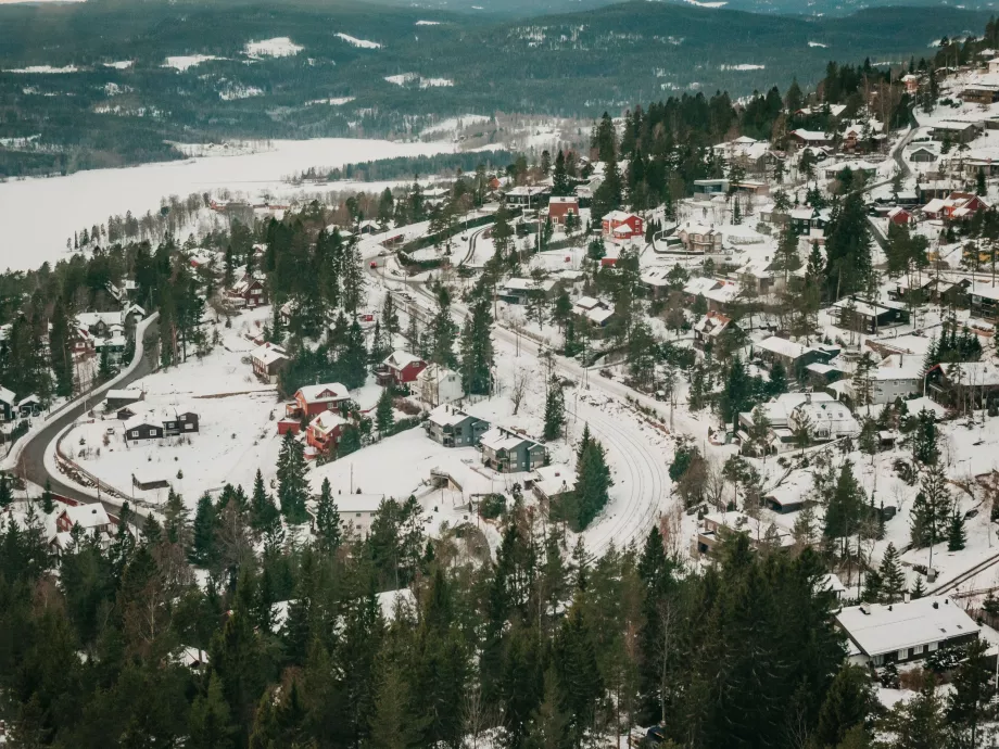 Peisaj nordic la periferia orașului Oslo