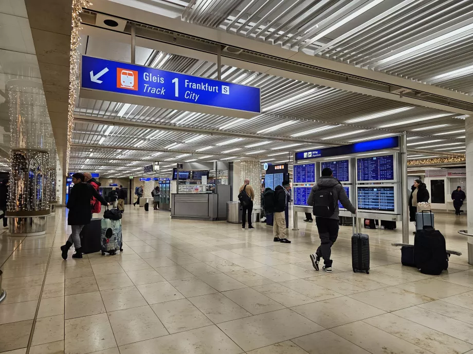 Gară, aeroport FRA