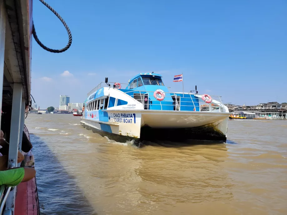 Barca turistică Chao Phraya