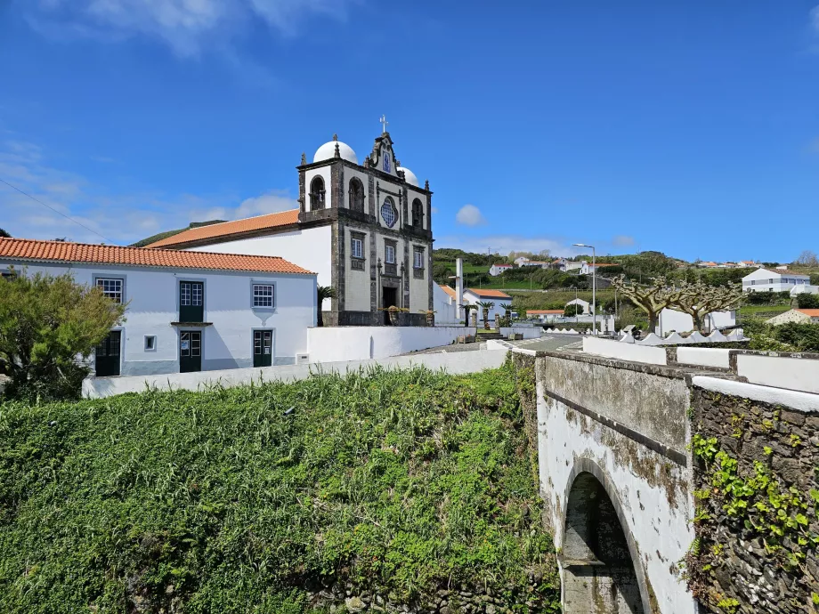 Biserica din Lajes