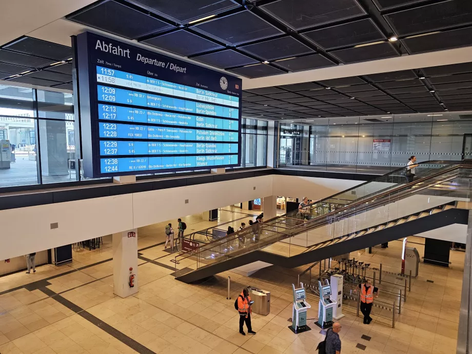 Intrarea la gară, aeroport BER