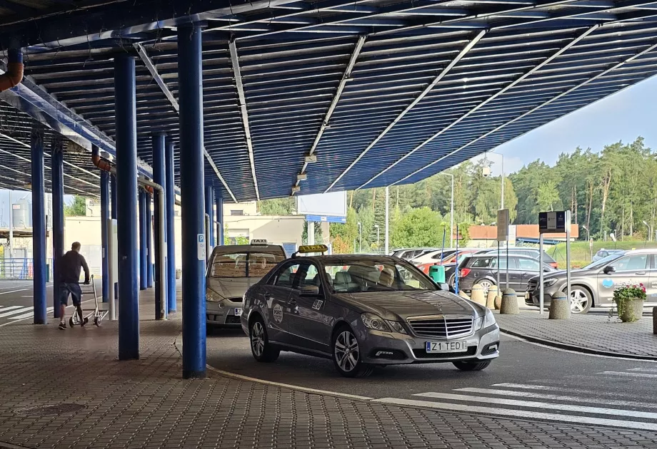 Taxi, Aeroportul Szczecin