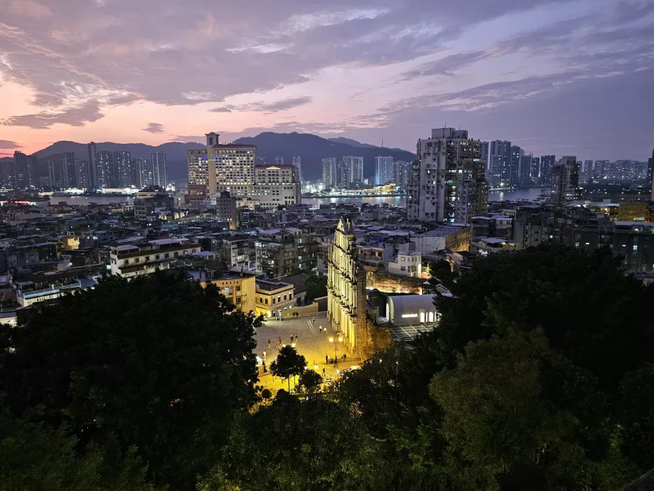 Vedere de noapte a Ruínas de Sao Paulo