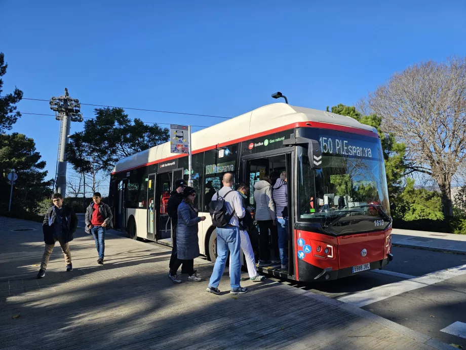 Autobuzul 150 pe dealul Montjuic