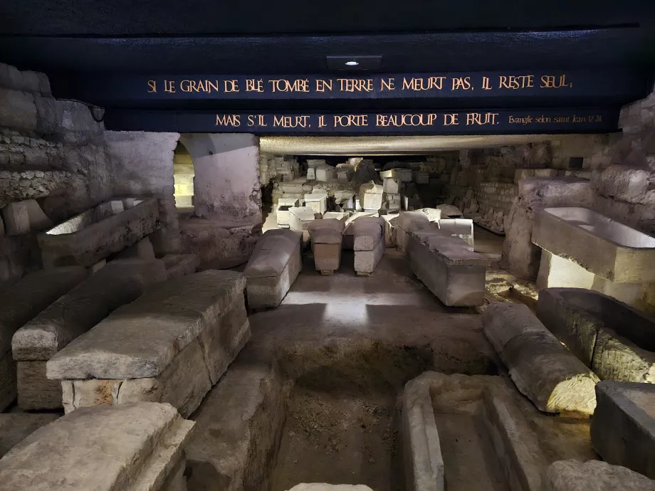 Mormintele regilor în Bazilica Saint-Denis