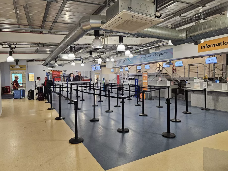 Sala de check-in, Aeroportul NQY