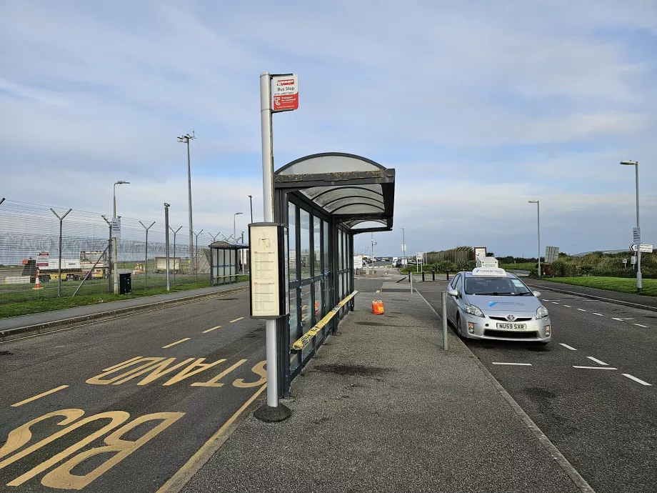 Stație de autobuz, Aeroportul NQY