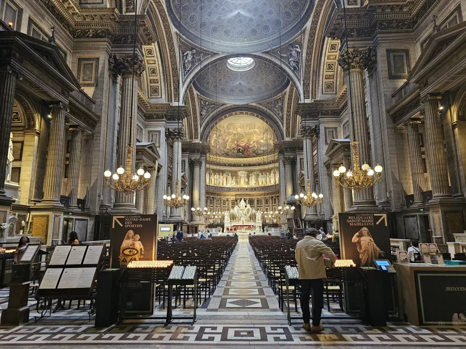 Biserica Madeleine, interior