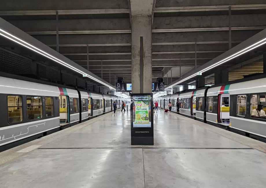 Platformele trenurilor RER B - terminalele 2