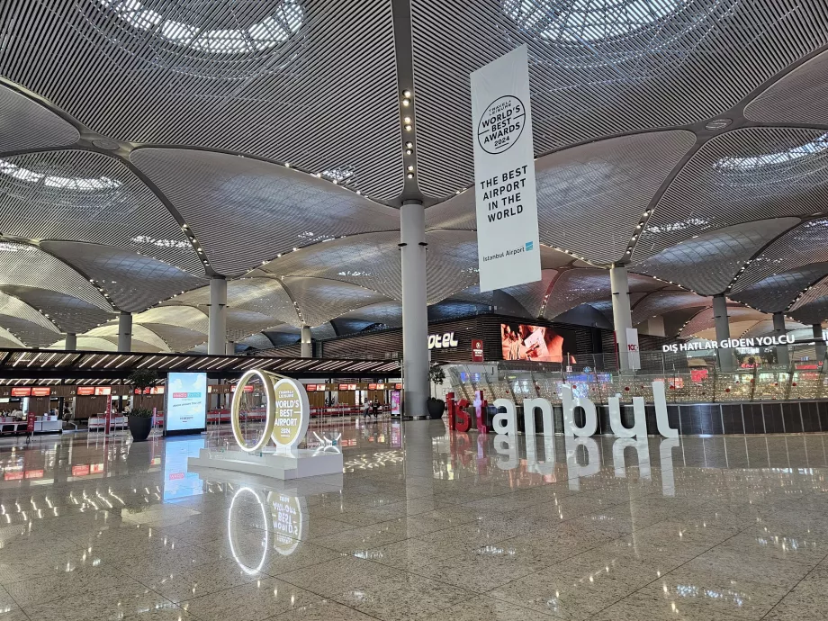 Aeroportul Istanbul, zona publică, plecări