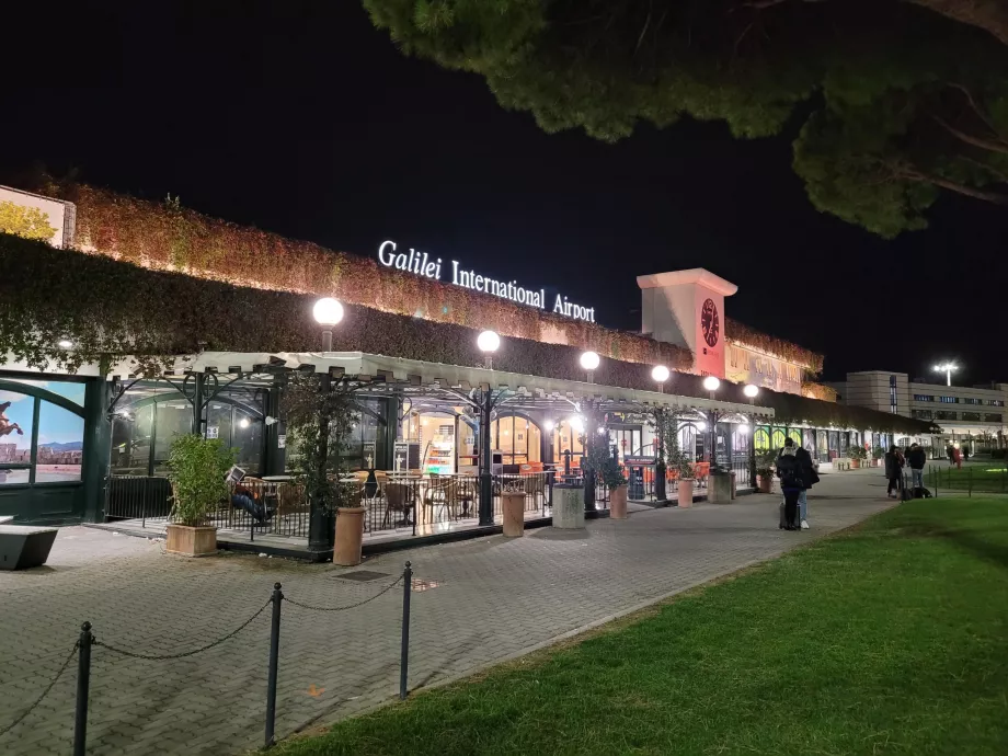 sosire pe aeroportul Pisa