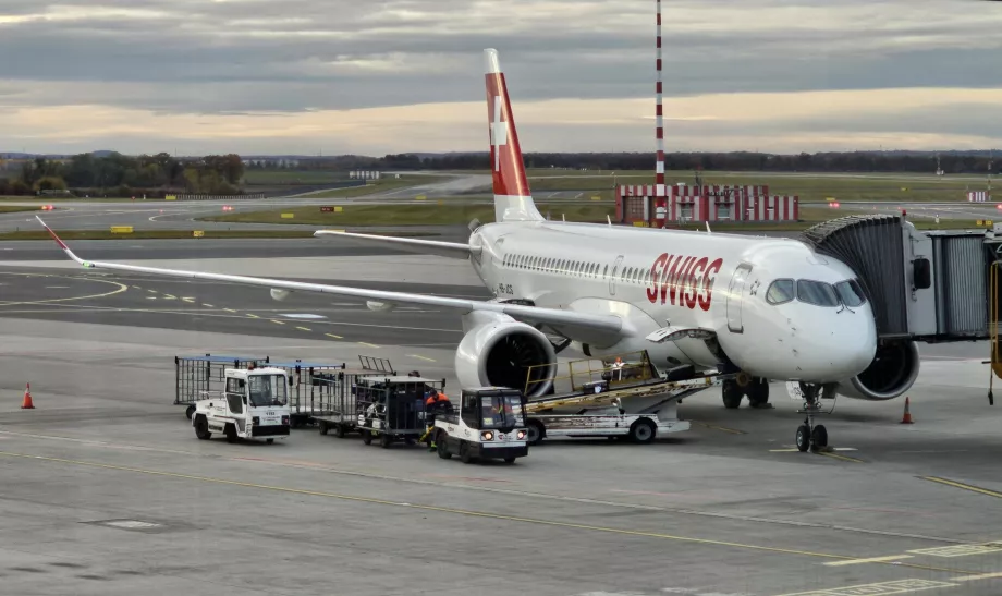 Airbus A220, Elveția