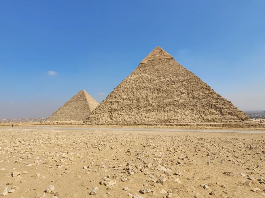 Piramidele din Giza