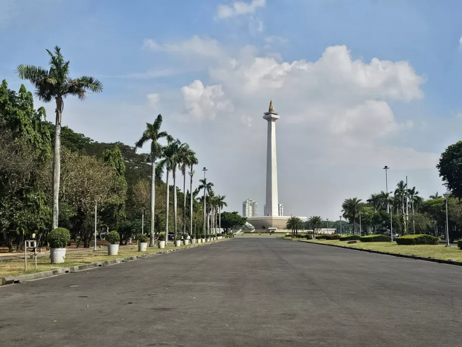 Parcul din jurul Monumentului Monas