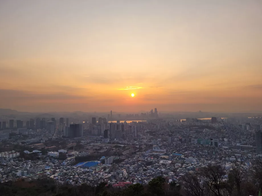 Vedere de pe dealul Namsan