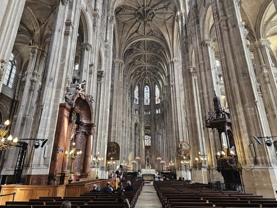 Interior, Biserica St. Eustach