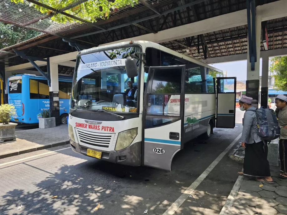 Autobuz Yogyakarta - Magelang