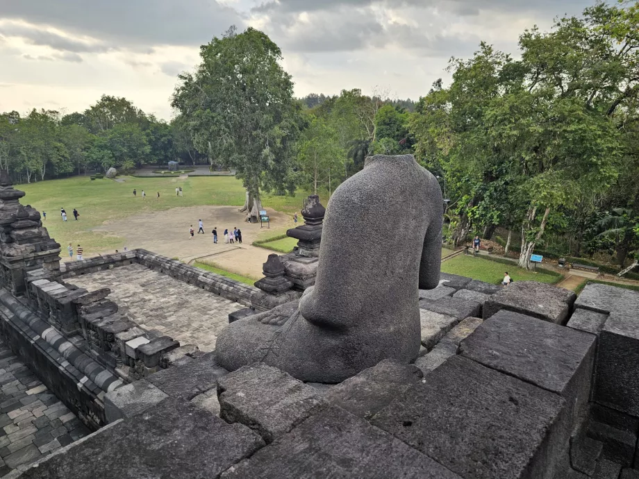 Buddha fără cap, Templul Borobudur