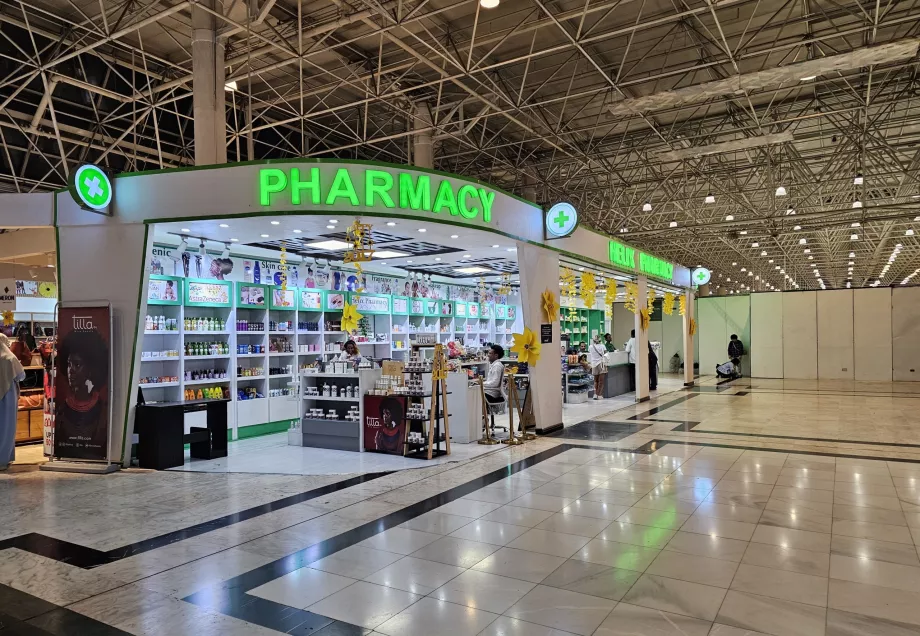 Farmacie în zona de tranzit