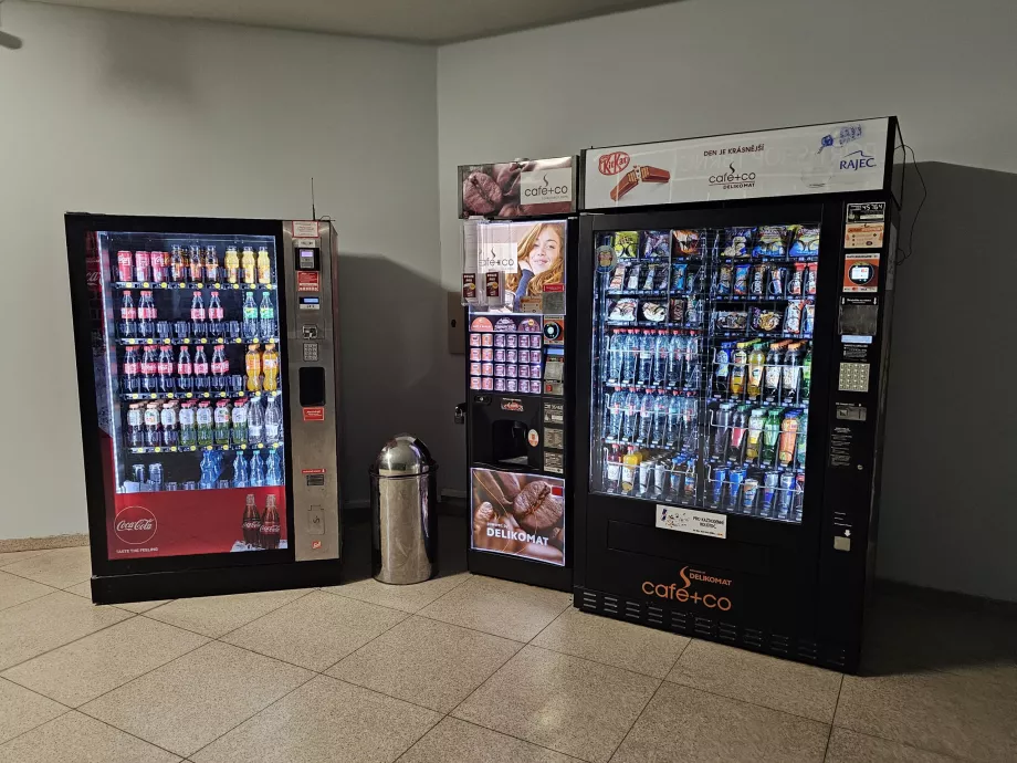 Automate de vending la Aeroportul Brno