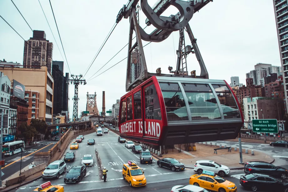 Telecabină la Roosevelt Island în New York