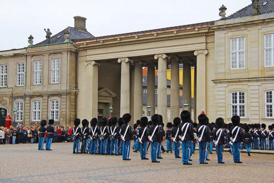 Schimbarea gărzii, Amalienborg