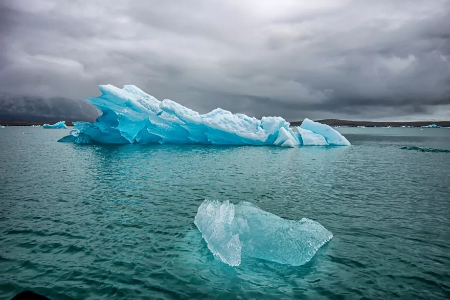 Blocuri de gheață glaciară