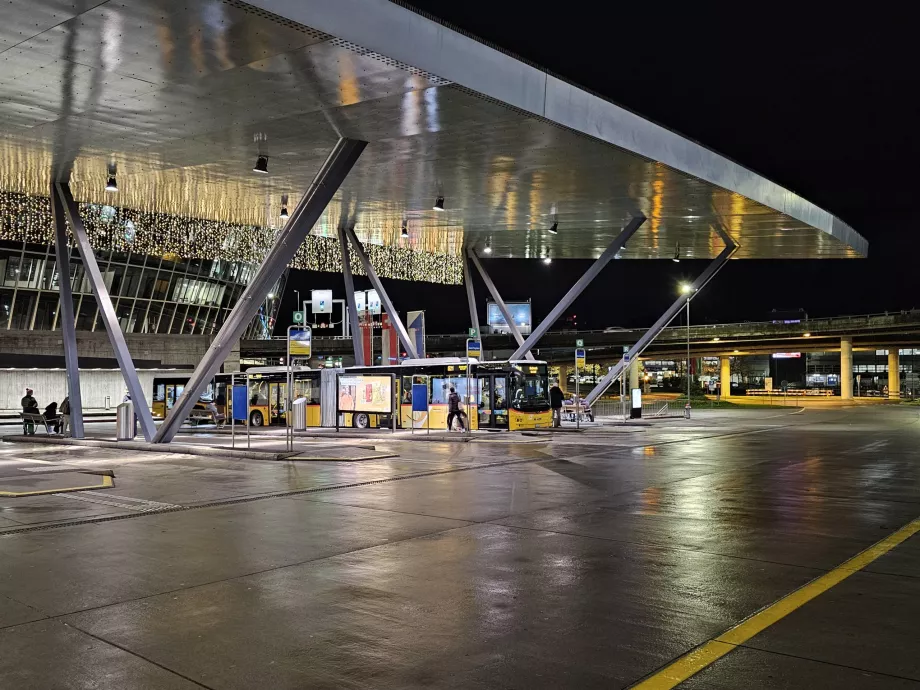 Stație de autobuz, aeroport ZRH