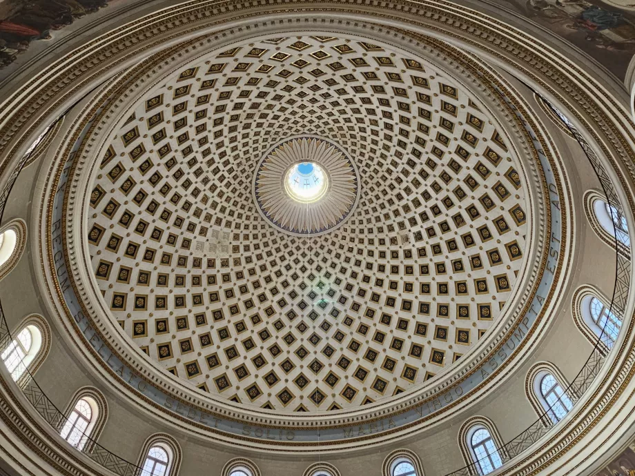 Cupola rotondei podului