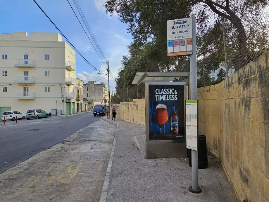 Stație de autobuz în Malta