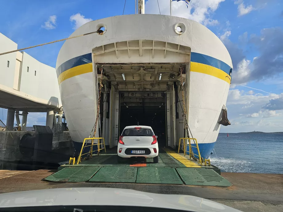 Ferry către Gozo