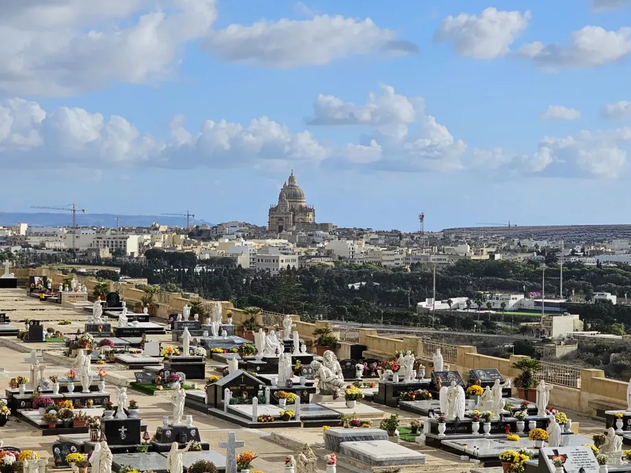 Vedere din cimitirul din Xaghra