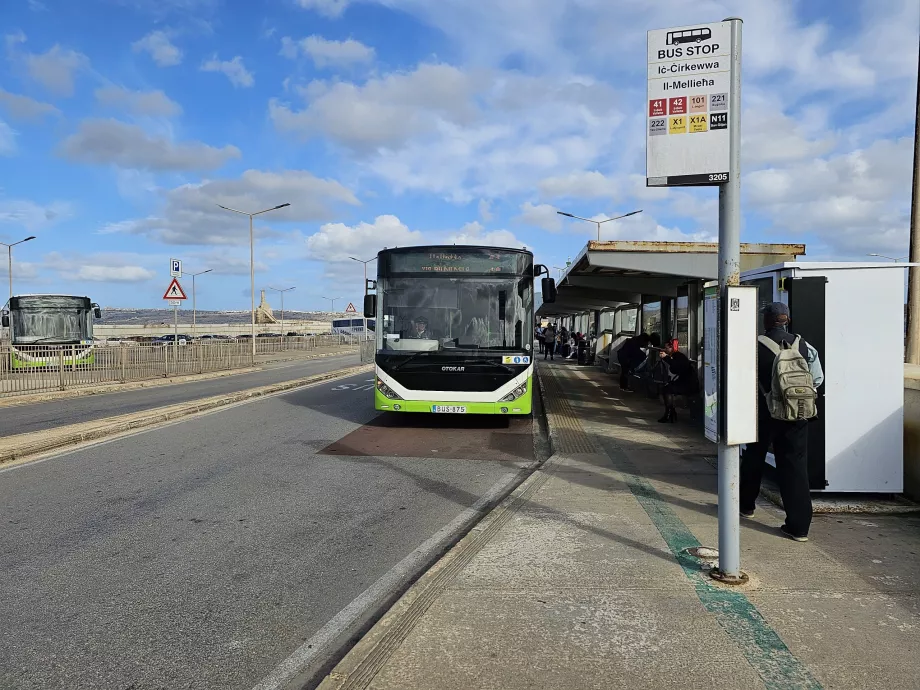 Stații de autobuz la Cirkewwa dock