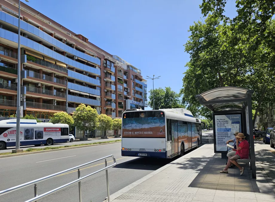 Stație de autobuz