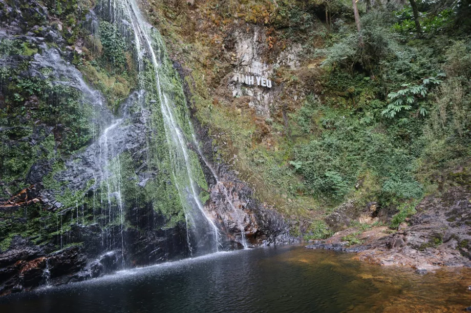 Cascada Love, Valea Muong Hoa