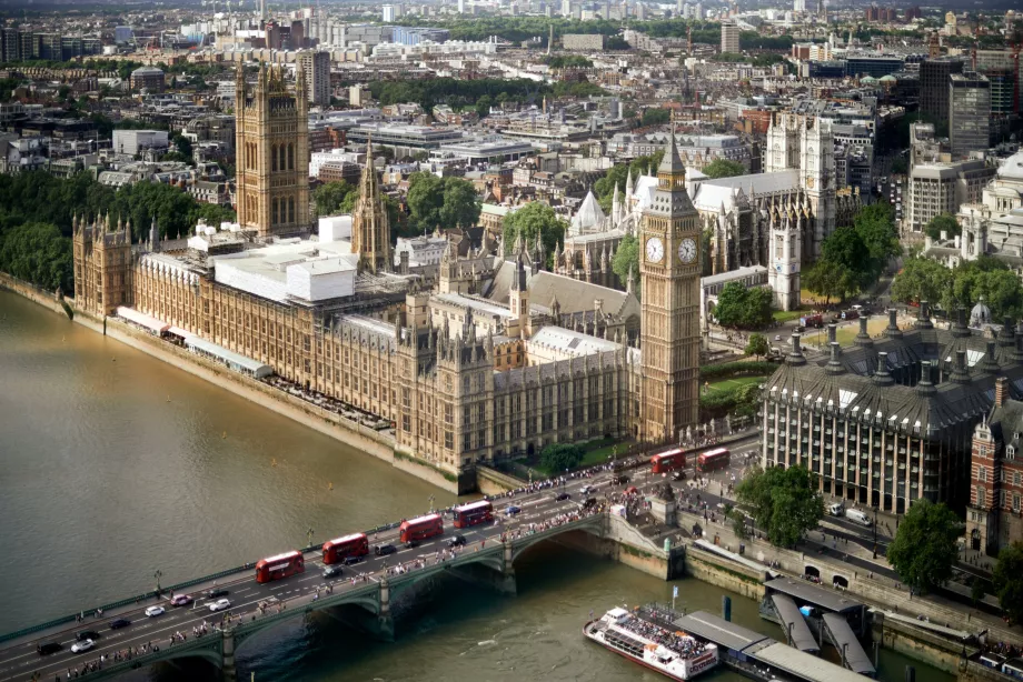 Vedere la Big Ben și Westminster